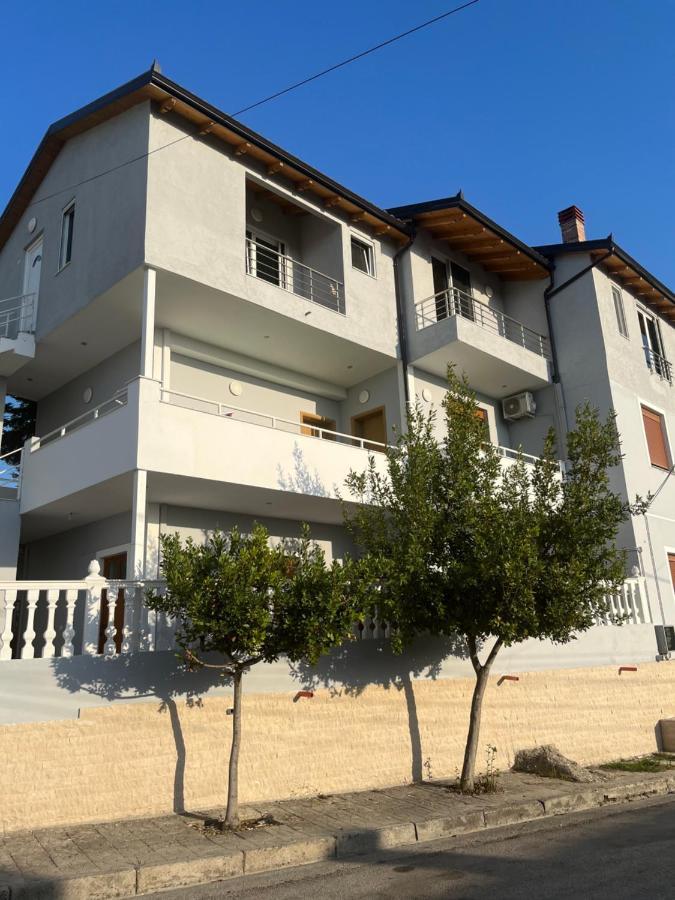 Villa Yseni Orikumi Exteriér fotografie