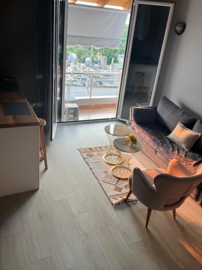 Villa Yseni Orikumi Exteriér fotografie